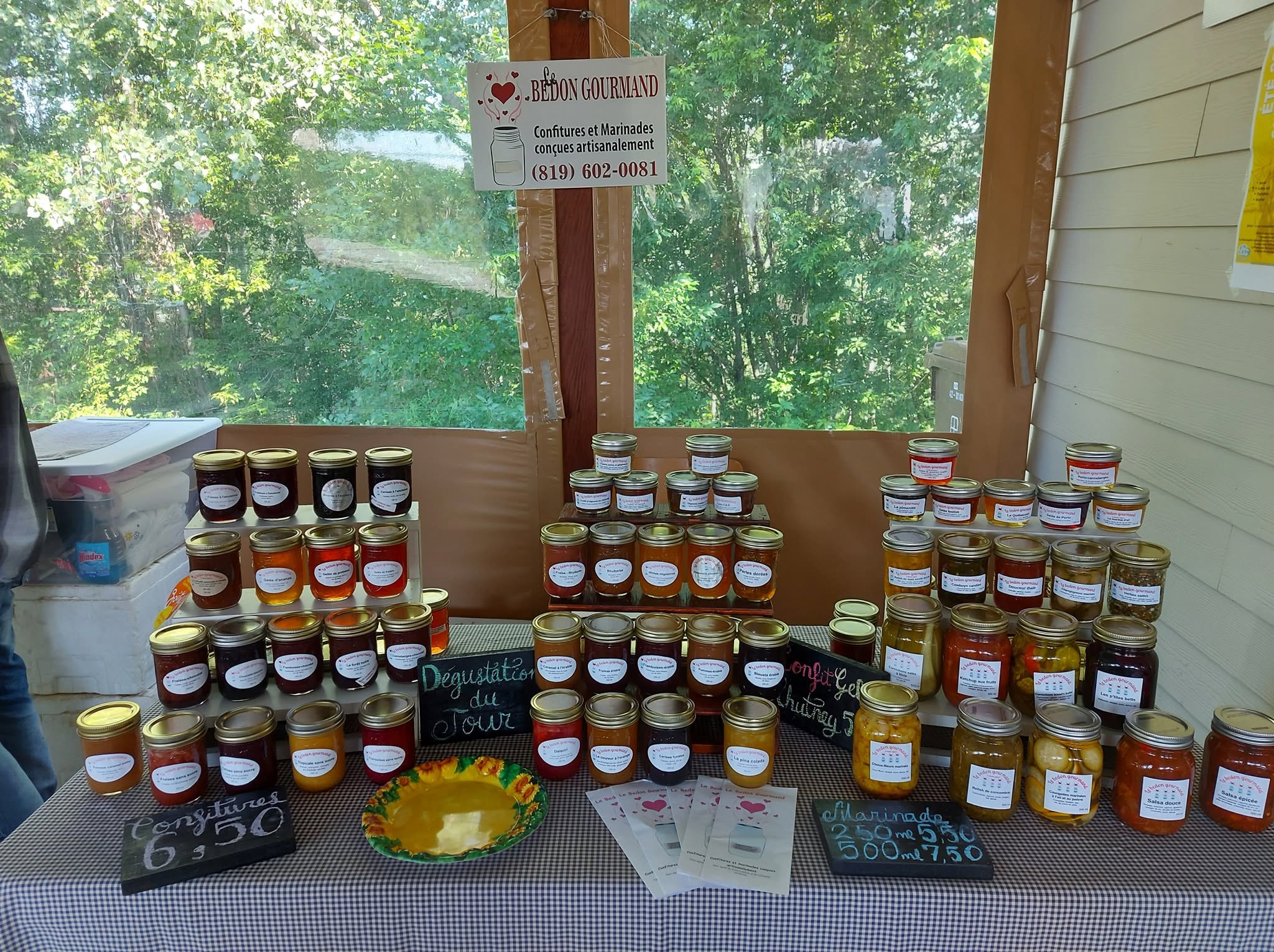 Présentoir de confitures et de marinades Le Bedon Gourmand
