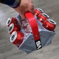Porte-canettes 3D rouge et gris en forme de moteur par 3DM Canada