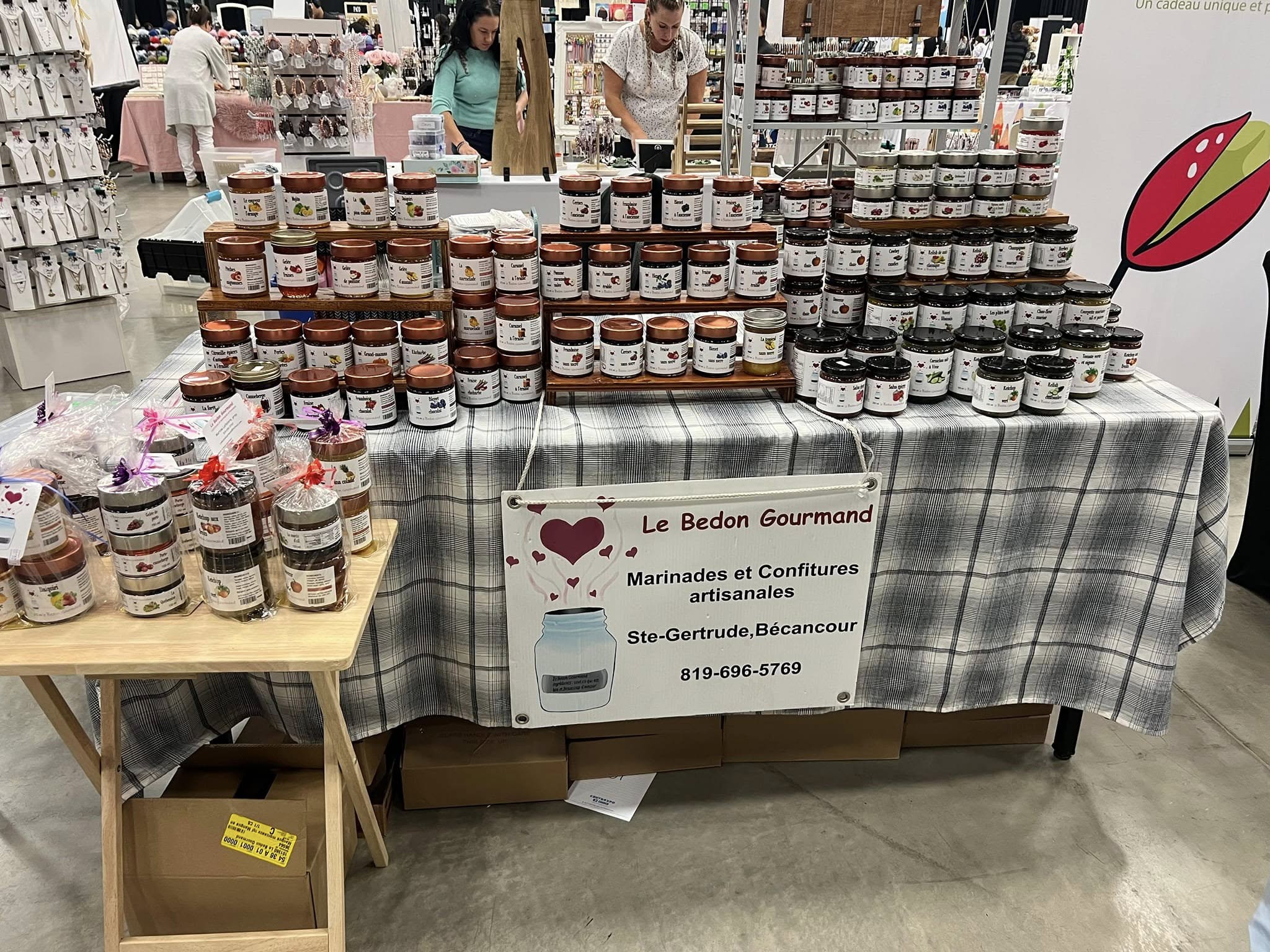 Kiosque Le Bedon Gourmand avec confitures, gelées et marinades artisanales