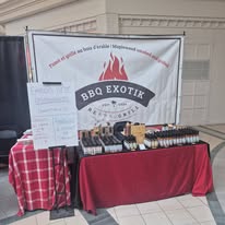 Kiosque BBQ Exotik avec produits et bannière