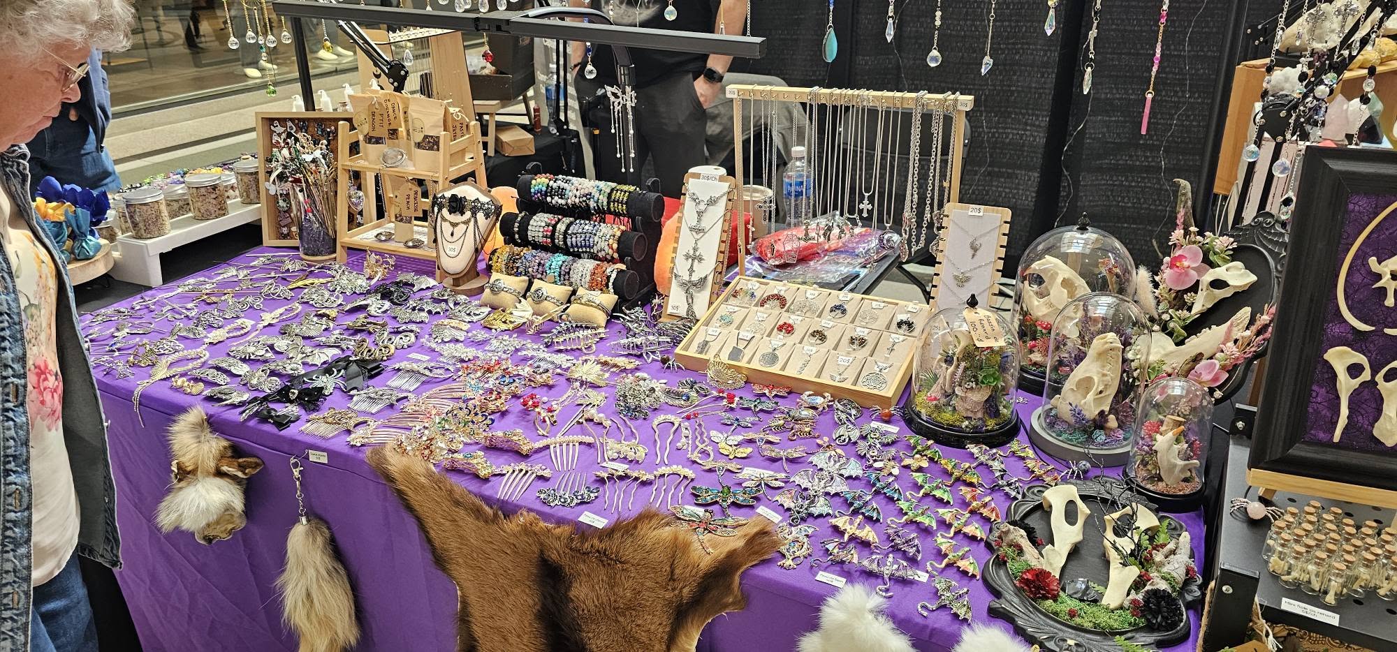 Bijoux et créations exposés au kiosque WitchNa Conception